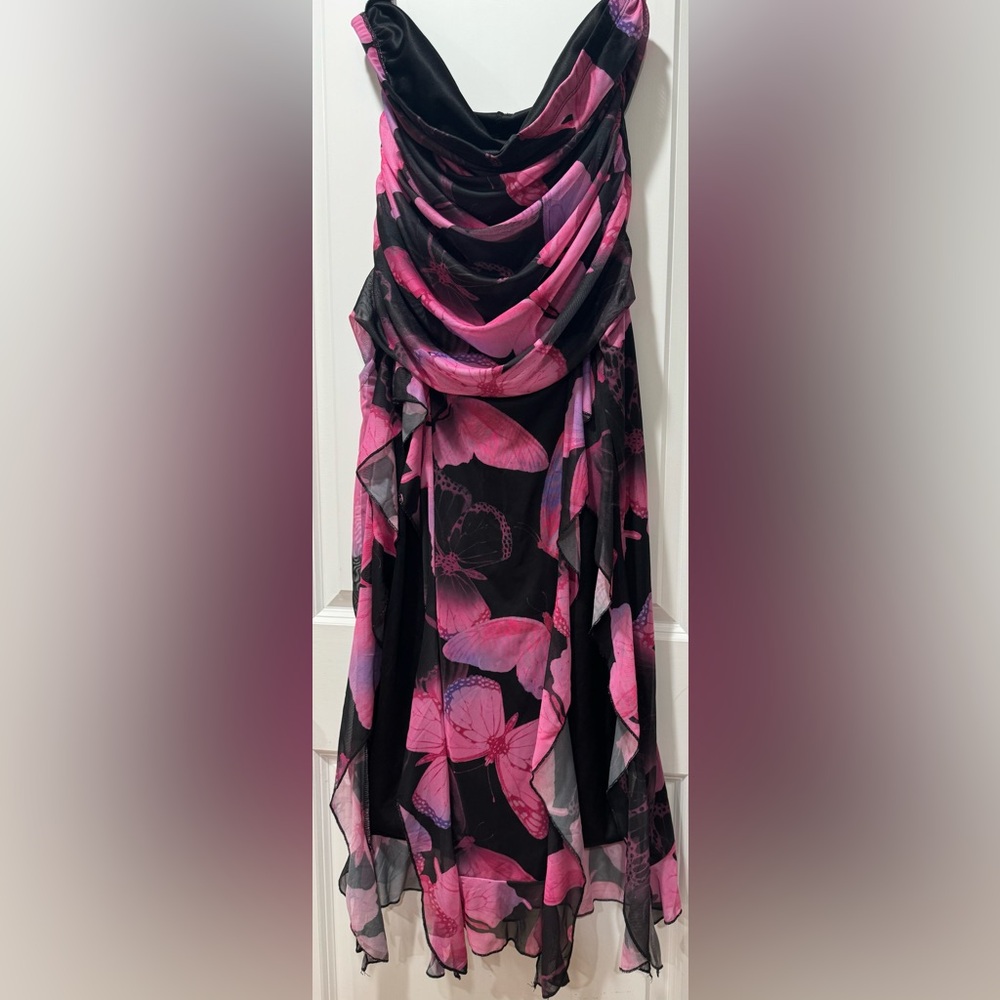 Plus size women’s butterfly print strapless dress